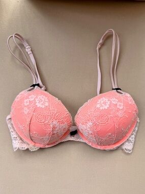 Victoria Secret Lace Push-Up Bra in Coral Pink
